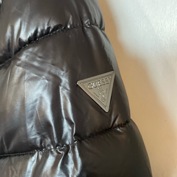 ***SOLD***Guess Channel Quilted Puffer Jacket - Size XL - Picture 7 of 16
